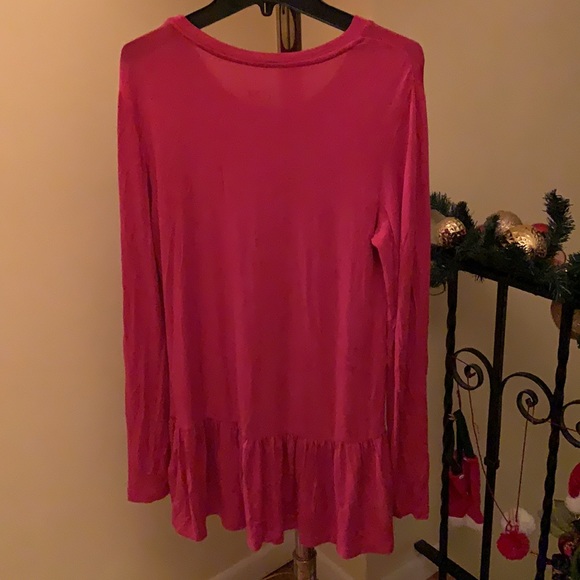 Logo layers, pink tunic peplum top with tank top. - Picture 3 of 5